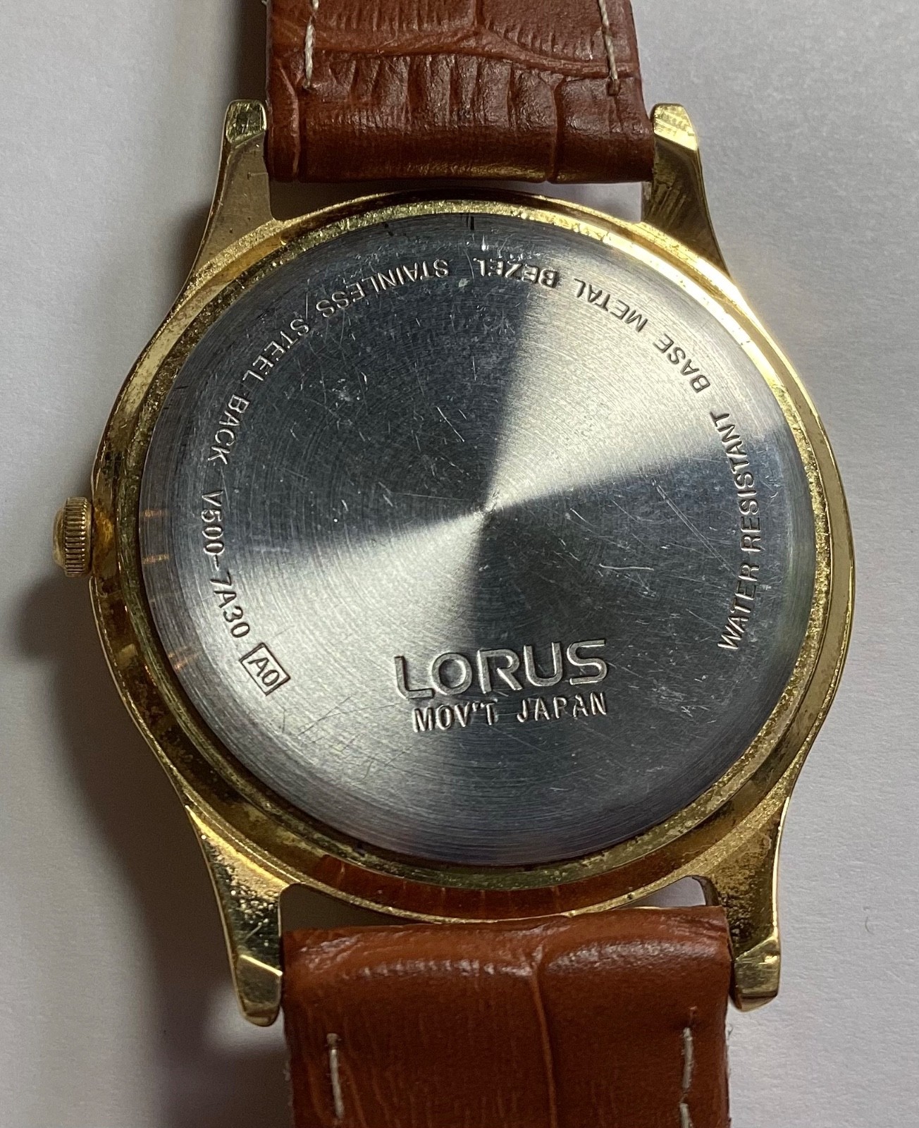 Lorus Disney Mickey Mouse Vintage Watch Gold Brown V500-7A30 New Battery 8.25”