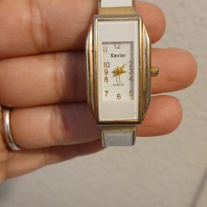 Xavier Quartz Rectangle Bangle Wristwatch White Gold Item #18