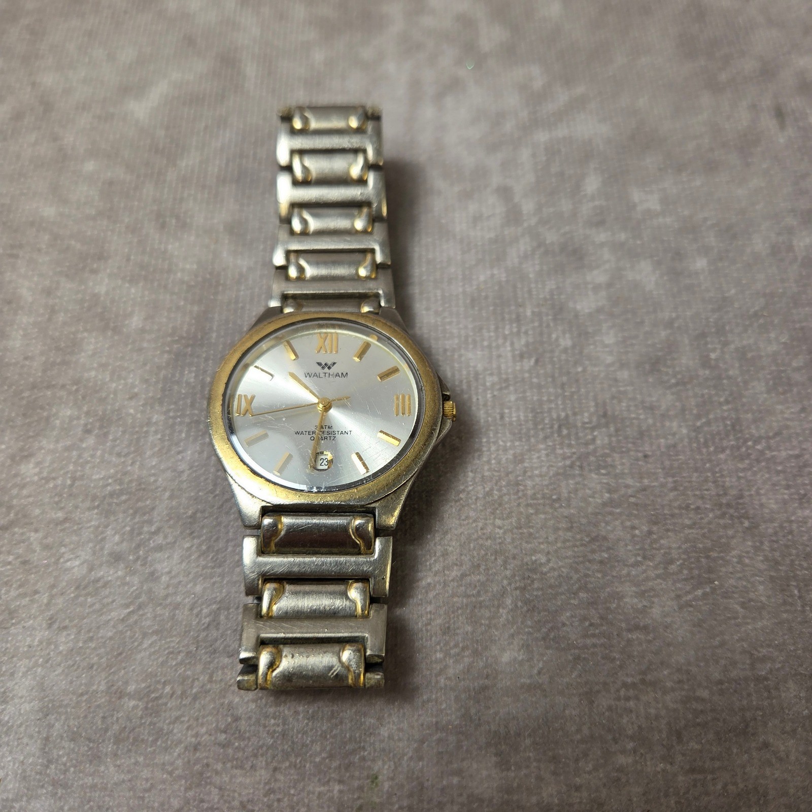 Waltham Two Tone Quartz Watch Silv/Gld Link Bracelet Date Window 3ATM Water Res
