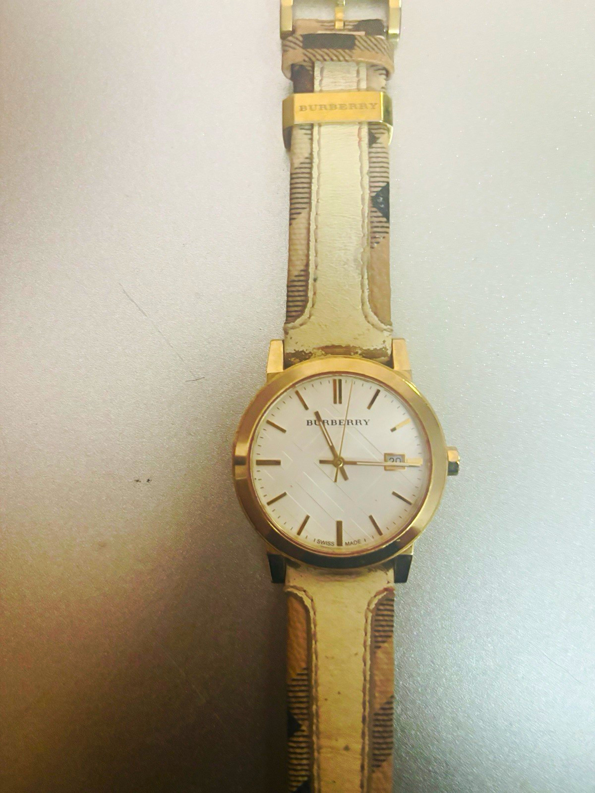 Burberry The City Women’s Quartz Analog Watch White Dial Gold Tone Date