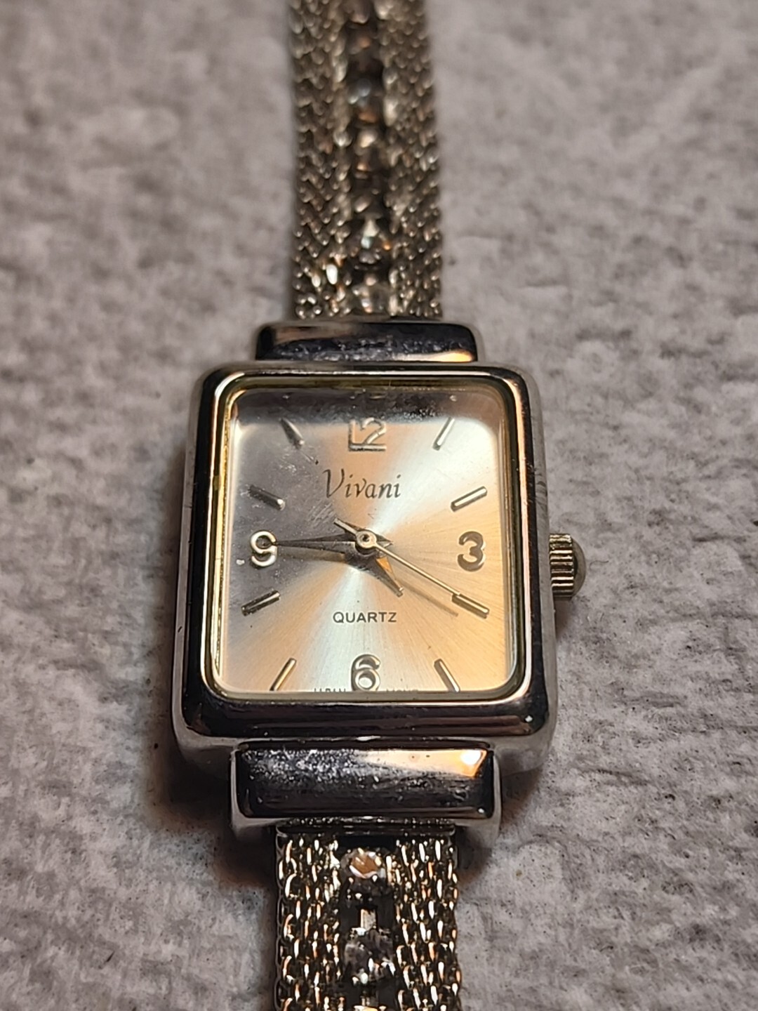 Vivani Rhinestone Silver Tone Ladies Watch Quartz 20-3001 As Is
