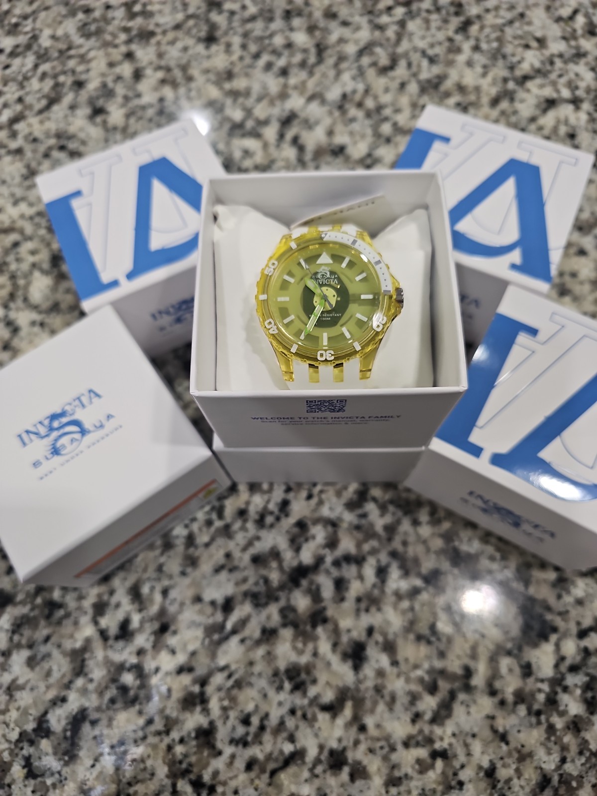 The NEW Invicta Subaqua Men’s Quartz Diver 100m Yellow/White Rubber Strap