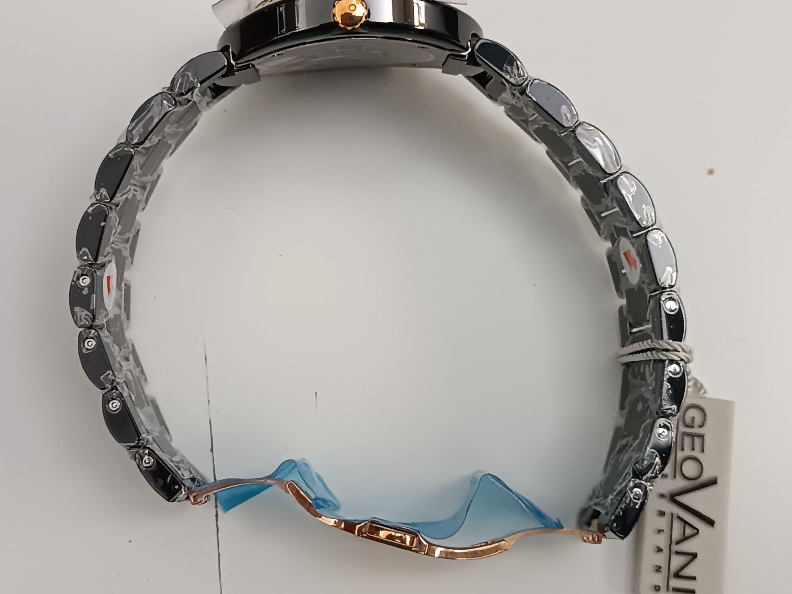 Geovani Luxury Watch with Zircons Unisex