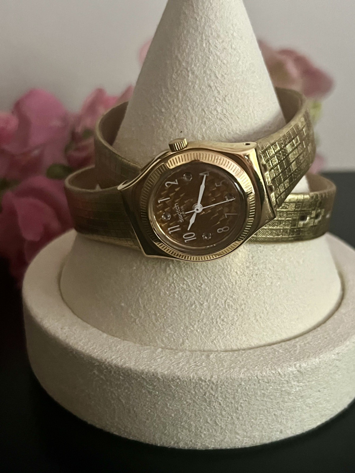 Swatch Dance Floor YSG135 Women’s Gold Tone Double Wrap Watch Needs Battery