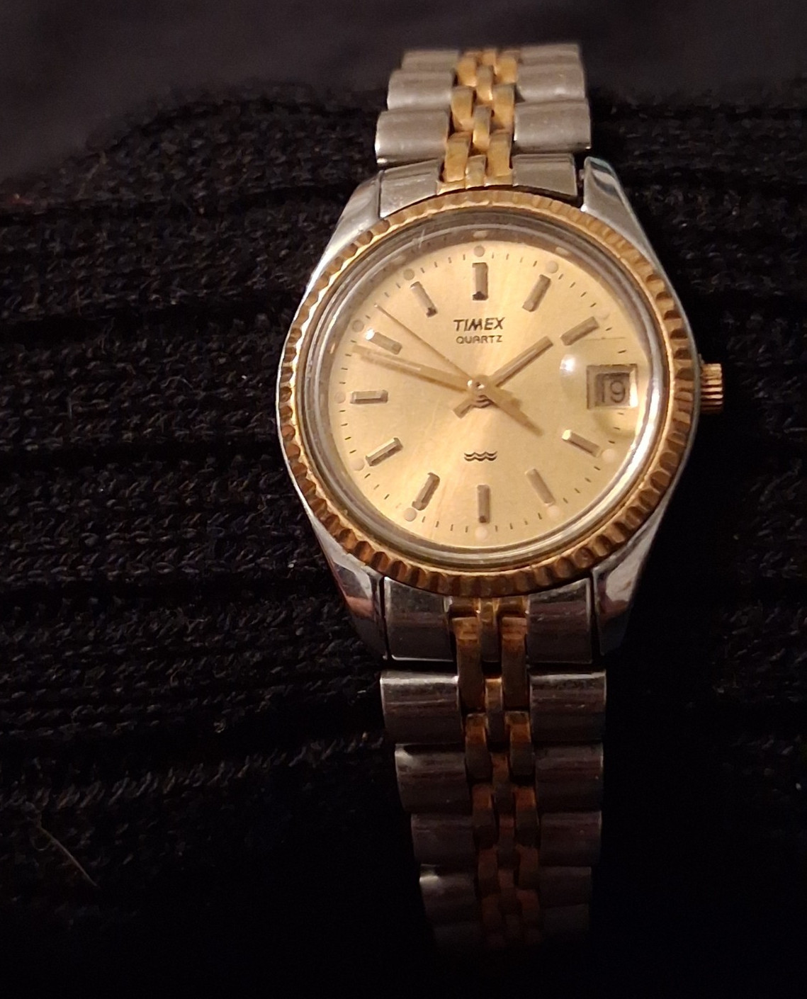 Timex: Presidential Two-Tone(Women’s) Vintage/1994 Wristwatch.