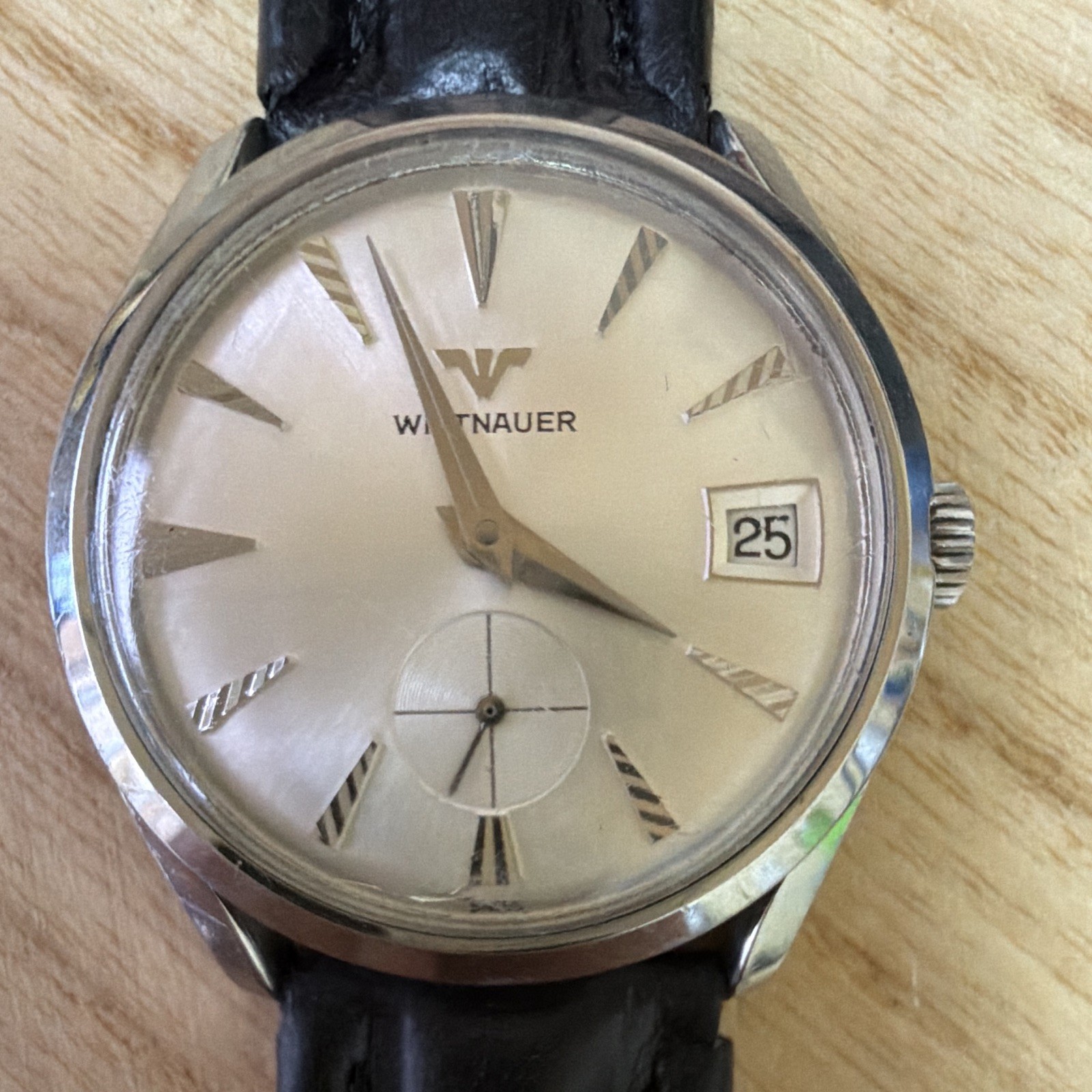 Wittnauer Vintage Manual Mechanical 17 Jewels sub seconds w date. Wild indices!
