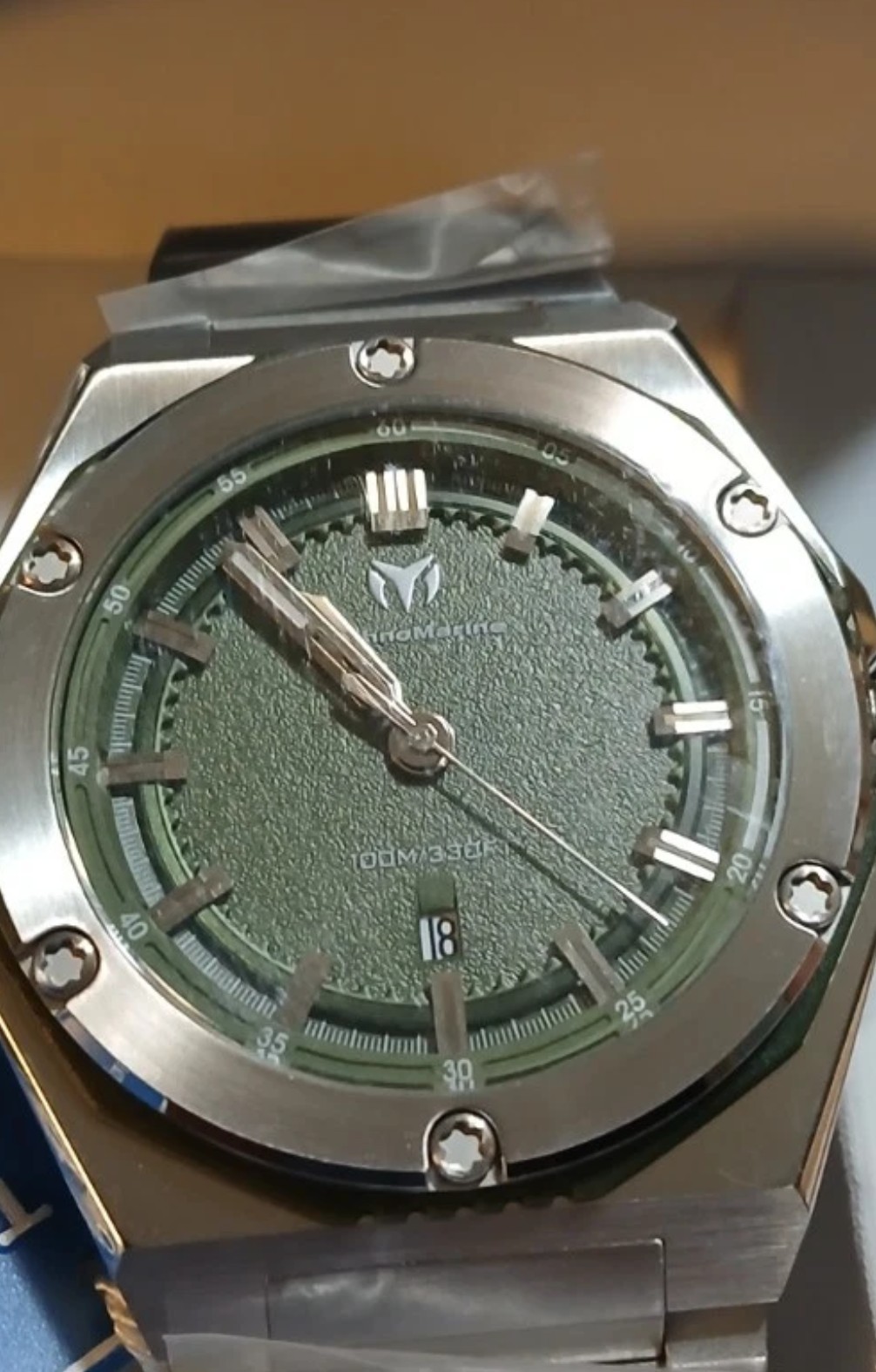 Technomarine Men’s Watch Coral Legacy Quartz Olive Green Dial Bracelet TM-416075