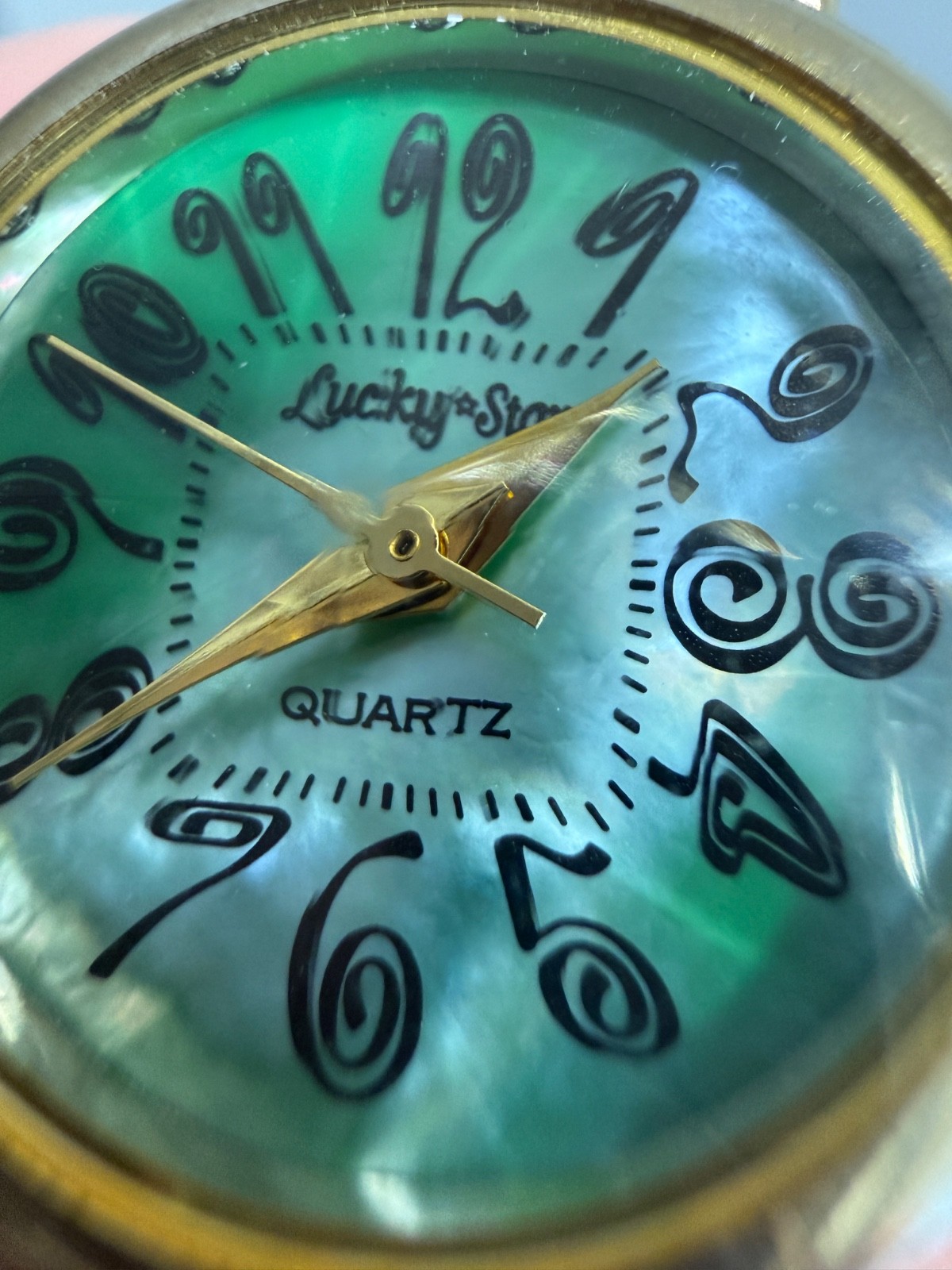 Vintage Lucky Star Quartz Watch Mother of Pearl Dial Faceted Crystal Japan