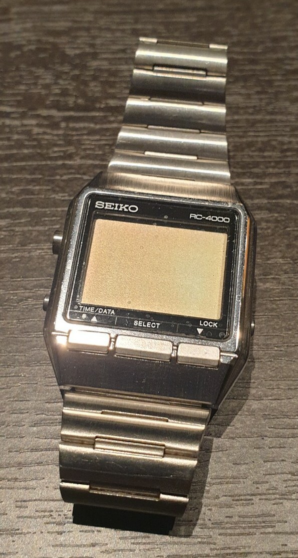 SEIKO QUARTZ RC 4000 VINTAGE DIGITAL MATRIX LCD DISPLAY.