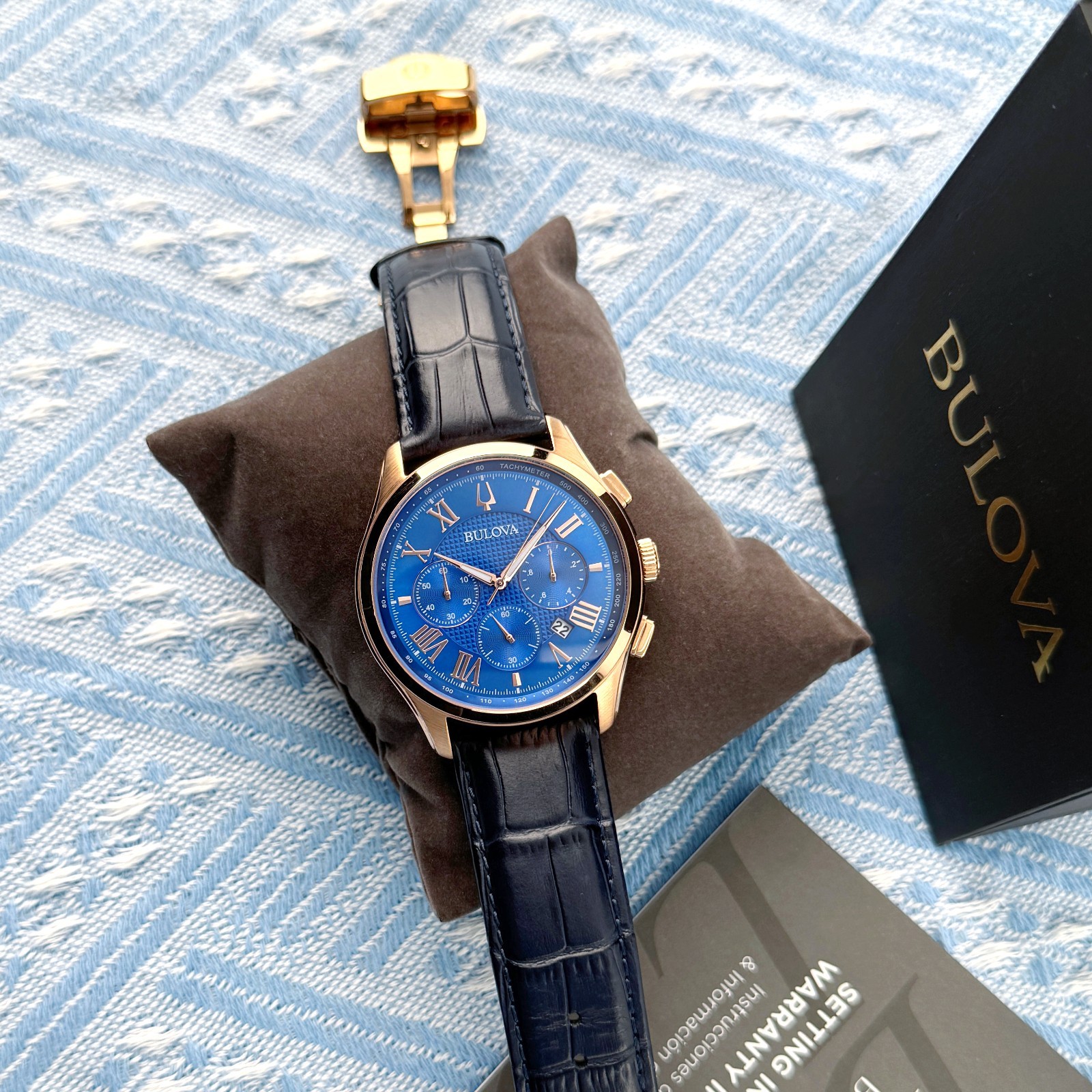New Bulova Wilton Classic Quartz Men’s Watch Blue textured Dial 46.5mm/97B170