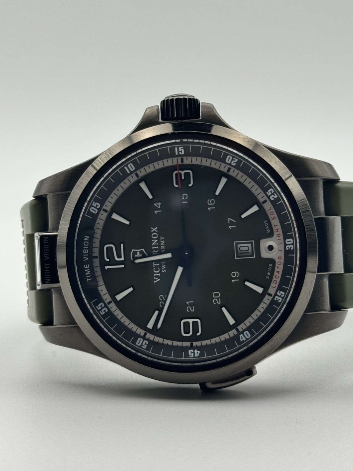 Victorinox Swiss Army 241664 Sapphire Glass, Quartz Movement, Night Vision